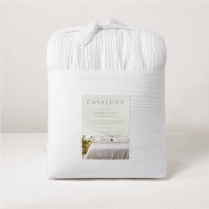 CASALUNA NWT Textured Chambray Comforter
& Sham Set -White -full/queen